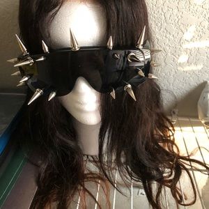 Meghan fabulous spiked shades